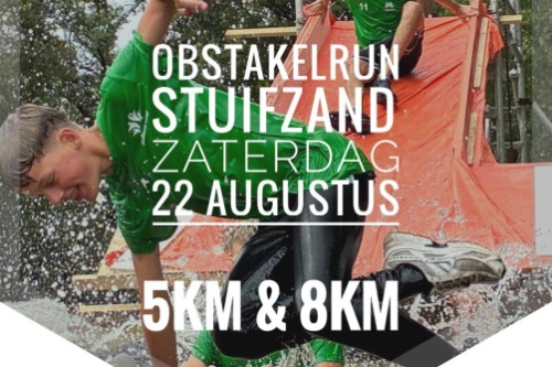 Flyer van de obstakelrun in Stuifzand met 2 routes 5KM en 8KM